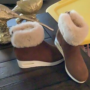 Women's Brown Fur-Lined Ankle Boots